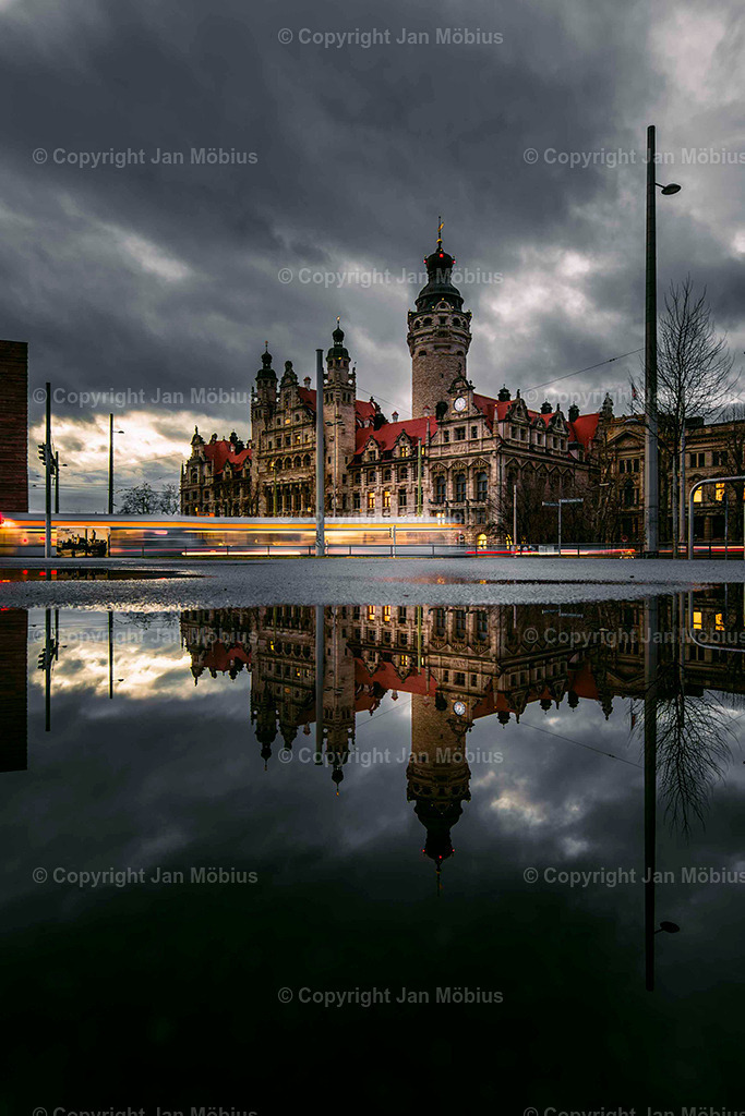 Neue Rathaus Leipzig | Das Neue Rathaus Leipzig beeindruckt mit monumentaler Architektur, historischem Flair und zentraler Lage. Es zählt zu den markantesten Wahrzeichen der Stadt und ist ein beliebter Fotospot - Realisiert mit Pictrs.com