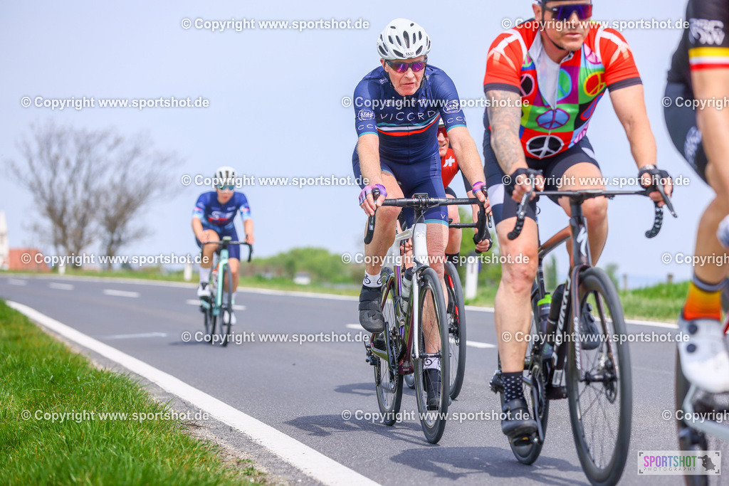 TRA_0045 | Neusiedlersee Radmarathon 2026@sportshot_your_pictrs #yourpictures#roadtowm2029 #nrm #neusiedlerseeradmarathon #neusiedlersee #neusiedlerseetourismus #burgenland #mörbisch #nrm26 #burgenlandtourismus #voglundco #poweredbyburgenlandtourismus #radsport #rad #marathon #ucigranfondo #visitburgenland #ucigranfondoworldseries