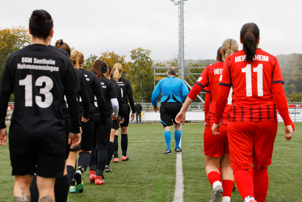 FCHHOH_251005_6217 | 1.FC Heidenheim 1846 II vs. SGM Hohenmemmingen/Sontheim, Fußball, Frauen, Bezirksliga, 2025/2026, 4. Spieltag, 05.10.2025 in Heidenheim, Kunstrasen b. Voith-Arena West(Foto: Michael Bulling) - Realisiert mit Pictrs.com