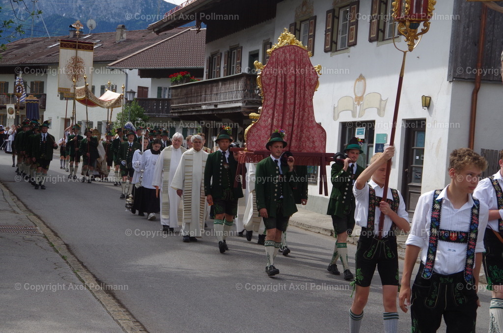 IMGP5203 | fotografiert von Axel PollmannLeonhardi Wallfahrt Benediktbeuern und Murnau, Fronleichnam, Fasching, Landschaft im Loisachtal und Benediktbeuern  - Realisiert mit Pictrs.com