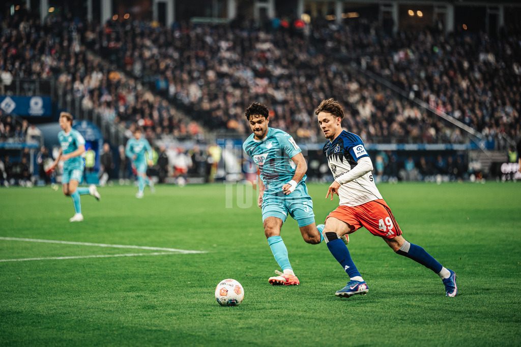 Fußball | Männer | Saison 2025/2026 | 1. Fußball-Bundesliga | 31. Spieltag | Hamburger SV vs. TSG Hoffenheim | 25.04.2026 | Otto Stange (#49, HSV)