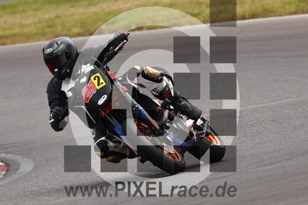 0212-20240917_05197 | Schöne Erinnerungen an spannende Momente - das festzuhalten ist unser Job. PIXELrace.de ist seit 2003 auf den Rennstrecken Europas unterwegs um die Action draußen beim Fahren und die wunderbare Stimmung imm Fahrerlager für euch einzufangen.