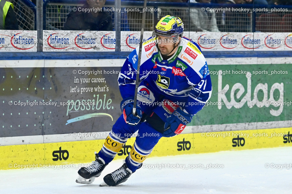 EC IDM WÄRMEPUMPEN VSV vs. Vienna Capitals | #91 Nick Hutchison EC VSV, EC IDM WÄRMEPUMPEN VSV vs. Vienna Capitals, EC IDM WÄRMEPUMPEN VSV vs. Vienna Capitals am 16.11.2025 in Villach (Stadthalle Villach), Austria, (Photo by Bernd Stefan)