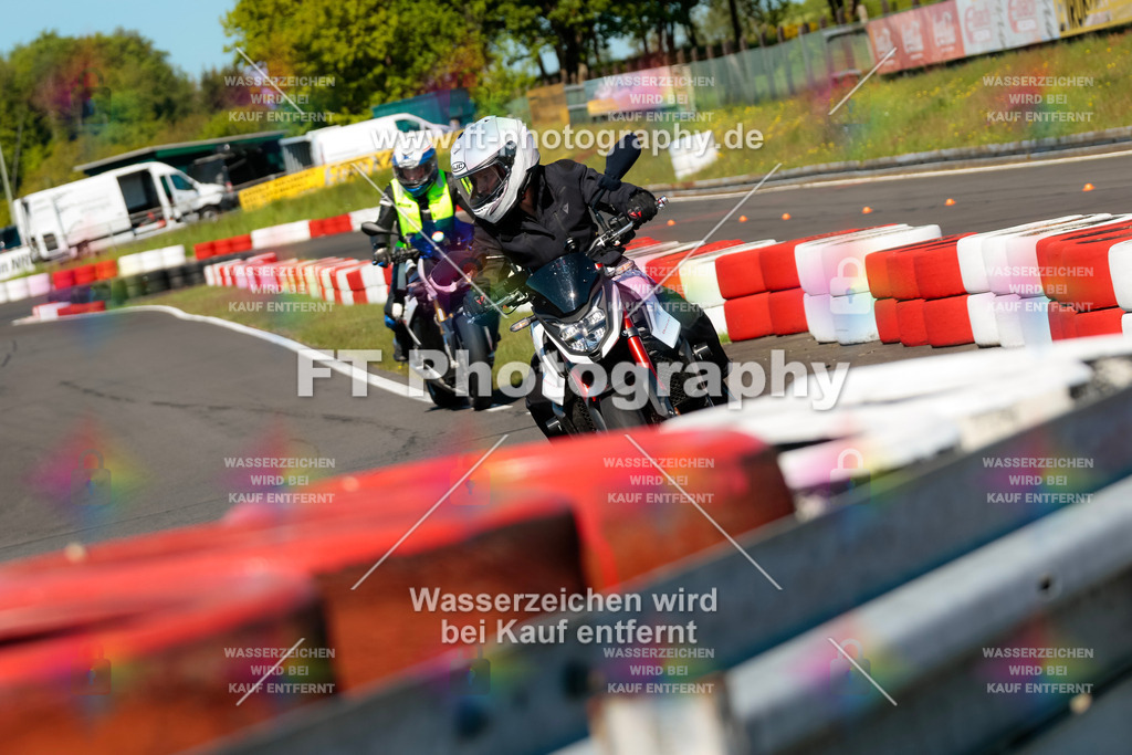Moto-TeamOBK-21721 | Hier findet Ihr Bilder von Touristenfahrten auf der Nürburgring Nordschleife oder von anderen Veranstaltungen die ich besucht habe. Viel Spass beim Durch Schauen 