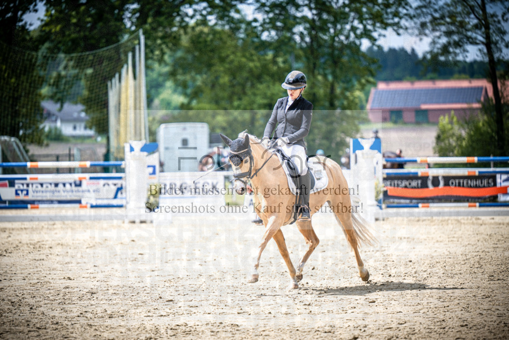 DOS_1627 | Reitturnier Venne - Realisiert mit Pictrs.com