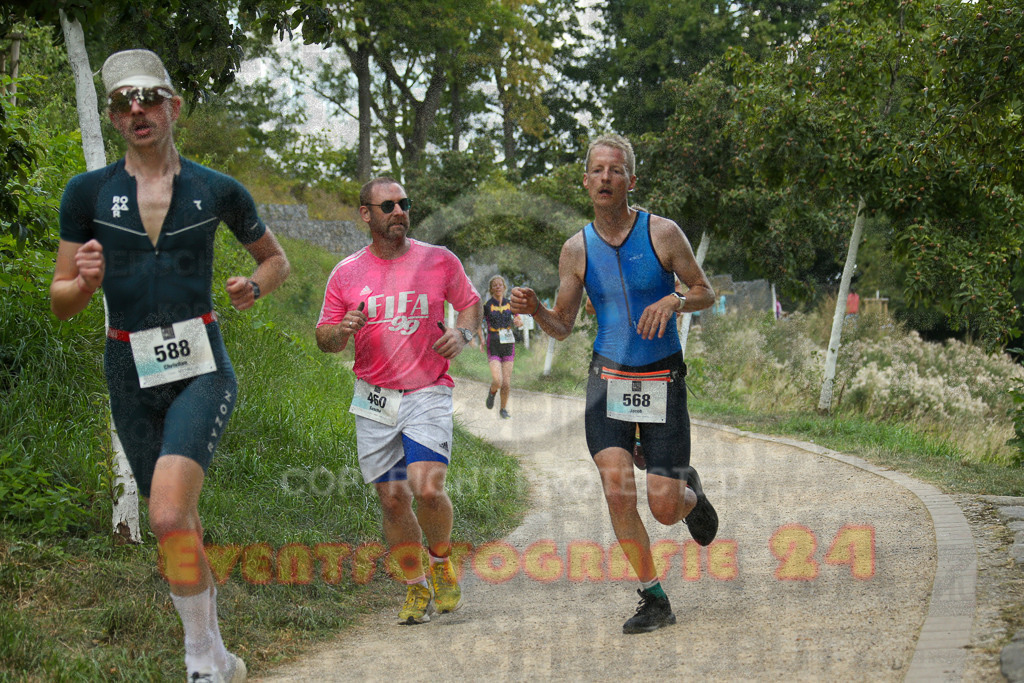 250824_1401_EX1_4669 | Sportfotografie im Rhein-Sieg Kreis, Köln, Bonn, NRW, Rheinland Pfalz, Hessen, etc. Unser Tätigkeitsfeld umfasst den Laufsport vom Volkslauf über den Marathon, Duathlon, Triathon bis zum Ultralauf wie Kölnpfad Ultra oder Schindertrail.