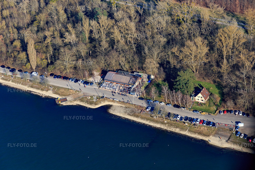 Luftbild: Anlegestelle der Rheinfähre nach Leimerhseim und Ausflugslokal Rheinblick im Ortsteil Leopoldshafen in Eggenstein-Leopoldshafen im Bundesland Baden-Württemberg in Deutschland. Foto: IMG_145407.jpg vom 05.03.2025 durch Werner Riehm/FLY-FOTO.de