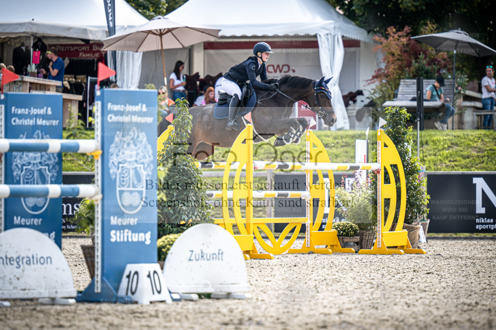 DOS_0338 | Entdecke hochwertige Reitturnierfotos von Foto Oger. Professionell, emotional und authentisch – jetzt Lieblingsmomente im Shop bestellen. - Realisiert mit Pictrs.com