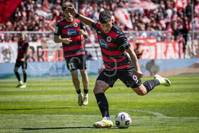 German 3rd Division, Viktoria Koeln vs. Energie Cottbus, 26.04.2026 | KOELN, GERMANY - APRIL 26, 2026:  Taylan Duman (FC Viktoria Koeln, 4) during the 3rd division match on gameday 35 between Viktoria Koeln vs. Energie Cottbus at the Sportpark Hoehenberg on April 26, 2026 in Koeln, Germany. DFL REGULATIONS PROHIBIT ANY USE OF PHOTOGRAPHS AS IMAGE SEQUENCES AND/OR QUASI-VIDEO.
