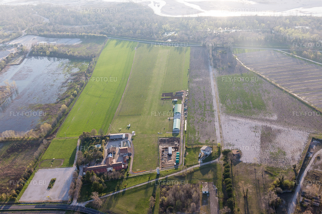 Vue aérienne: Aéroport d'Al Casale à Panellia di Sedegliano dans le département Frioul-Vénétie Julienne, Italie – .Photo: IMG_105558.jpg prise le 07/04/2018 par Werner Riehm/FLY-FOTO.eu – Résolution de l'original: 5472 x 3648 px