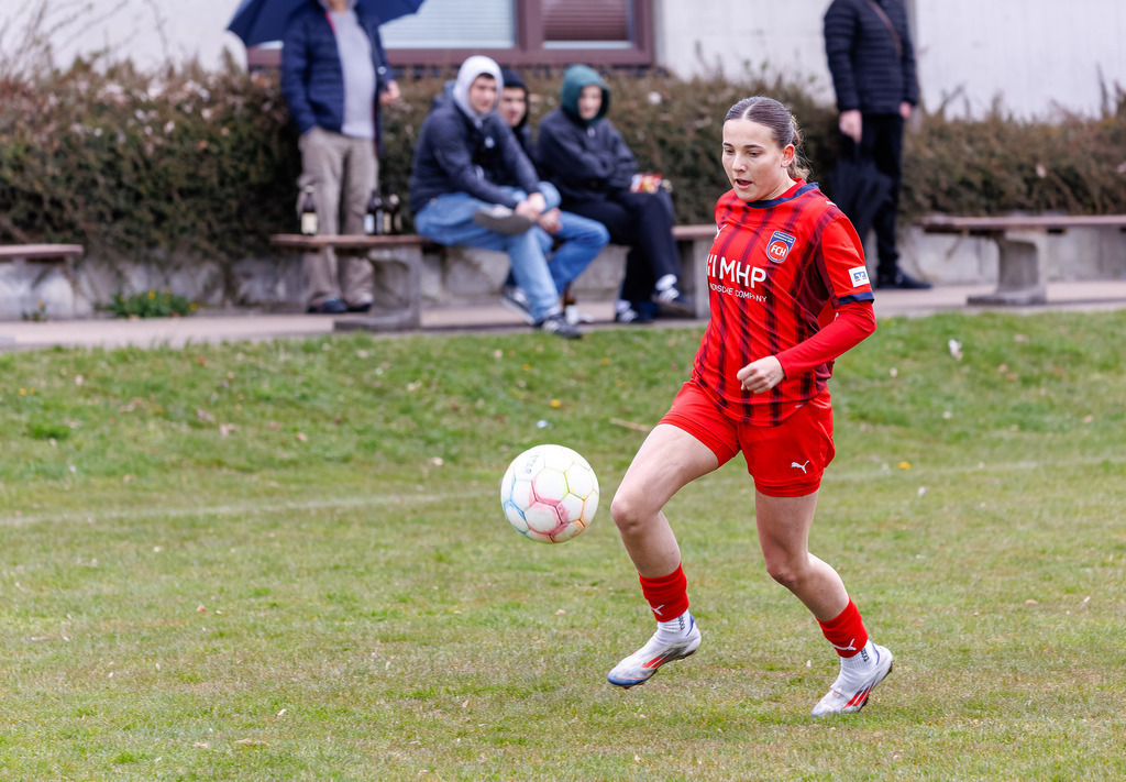 HÄRFCH_260404_3-12 | FC Härtsfeld 03 vs. 1.FC Heidenheim 1846 II, Fußball, Frauen, Bezirksliga, 2025/2026, 11. Spieltag, 04.04.2026 in Dunstelkingen (Foto: Michael Bulling) - Realisiert mit Pictrs.com
