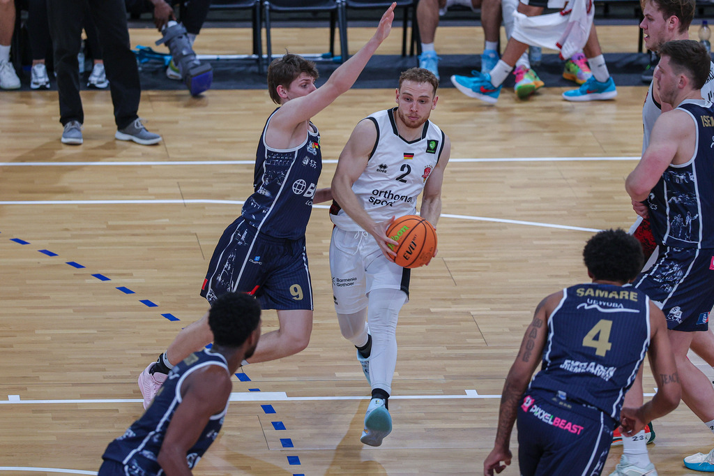 Pro A BAYER GIANTS vs Eisbären Bremerhaven-95 | Fotos von Basketballspielen aus dem Raum NRW fotografiert von Gero Mueller-Laschet und Daniel Schaefer - Realisiert mit Pictrs.com