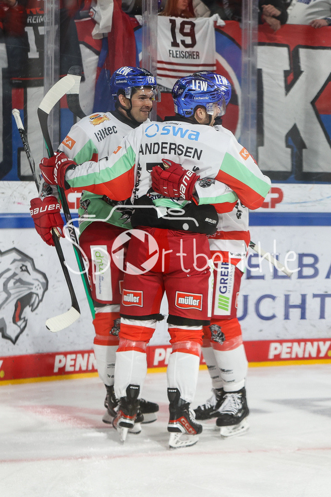Nürnberg ICE Tigers - Augsburger Panther | Jubel der Panther nach dem Treffer zum 0-1 durch Niklas ANDERSEN (AEV #71) / Freude / Tor / Torschuetze / DEL Retro Game
