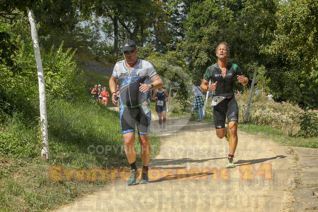 250824_1335_EX1_2936 | Sportfotografie im Rhein-Sieg Kreis, Köln, Bonn, NRW, Rheinland Pfalz, Hessen, etc. Unser Tätigkeitsfeld umfasst den Laufsport vom Volkslauf über den Marathon, Duathlon, Triathon bis zum Ultralauf wie Kölnpfad Ultra oder Schindertrail.