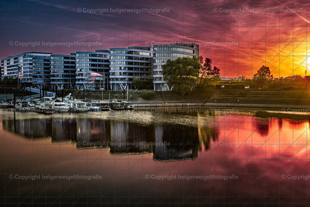 Abendstimmung im Innenhafen | Kaufen sie online außergewöhnliche Fotografien auf Leinwand Acrylglas Fotoprint Aludibond von holgerweigeltfotografie - Realisiert mit Pictrs.com