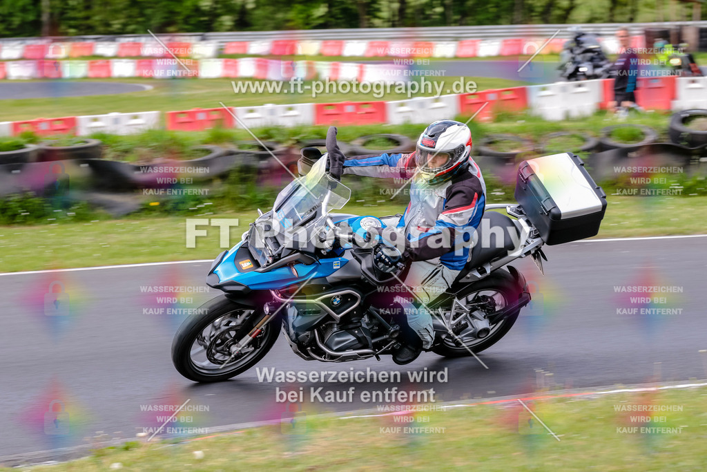 MotoTeamVBK-20914 | Hier findet Ihr Bilder von Touristenfahrten auf der Nürburgring Nordschleife oder von anderen Veranstaltungen die ich besucht habe. Viel Spass beim Durch Schauen 