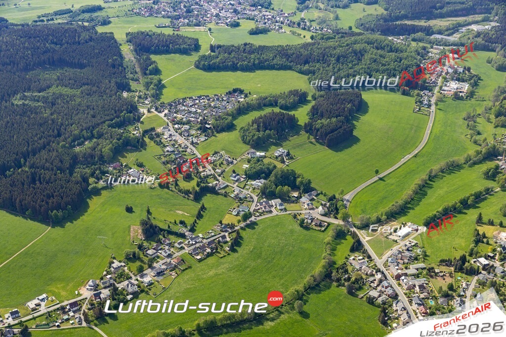 Die Luftaufnahme Reumtengrün - Auerbach/Vogtl. wurde 2022 vom Flugzeug aus (keine Drohne) erstellt. Hohe Auflösung -für große Poster und Wandbilder geeignet - Garantiert!