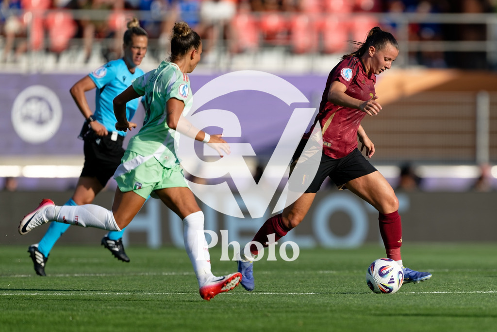 Belgium v Italy - UEFA Women's EURO 2025 Group B | SION, SWITZERLAND - JULY 3: Hannah Eurlings of Belgium runs with the ball during the UEFA Womens EURO 2025 Group B match between Belgium and Italy at Stade de Tourbillon on July 3, 2025 in Sion, Switzerland. (Photo by Giuseppe Velletri/Sports Press Photo/Getty Images)
