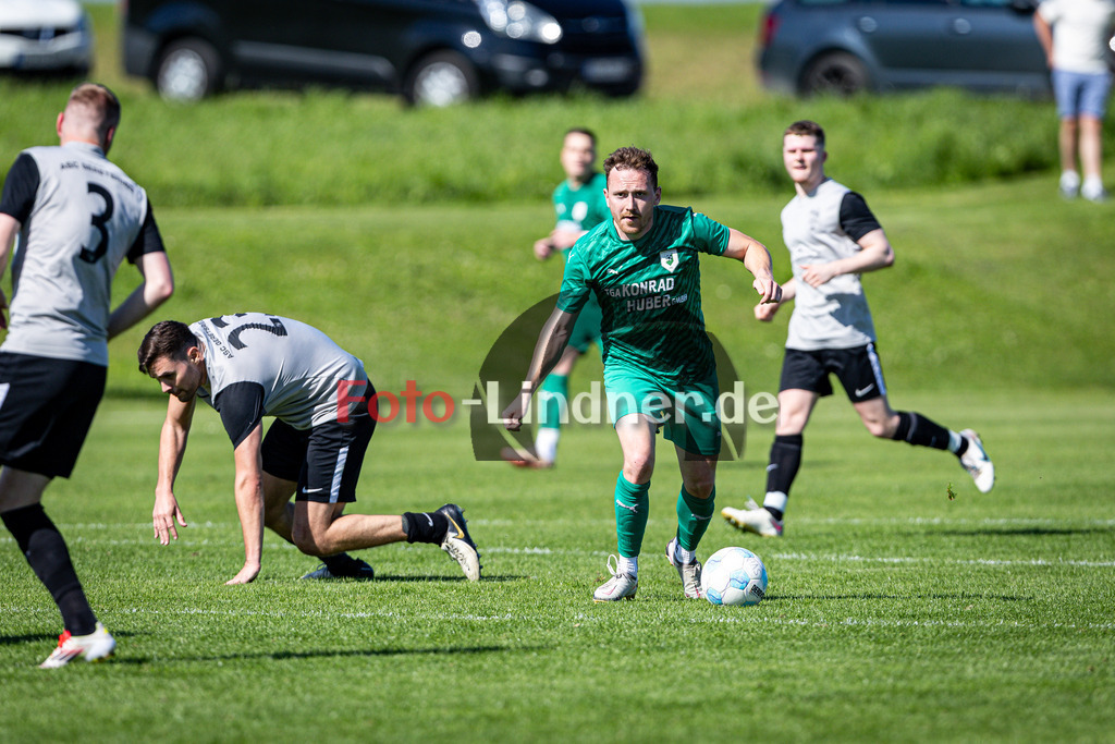 SV Haunshofen gegen ASV Gerentsried | Fußball Herren Kreisklasse Gruppe 3 Zugspitze 2024/25, SV Haunshofen gegen ASV Gerentsried, 20250531,Christian SCHUSTER (SV Haunshofen 10) in Aktion,2025-05-31 in Haunshofen (Sportplatz Haunshofen), Christian SCHUSTER (SV Haunshofen 10)Copyright: WolfgangxLindner www.foto-lindner.de