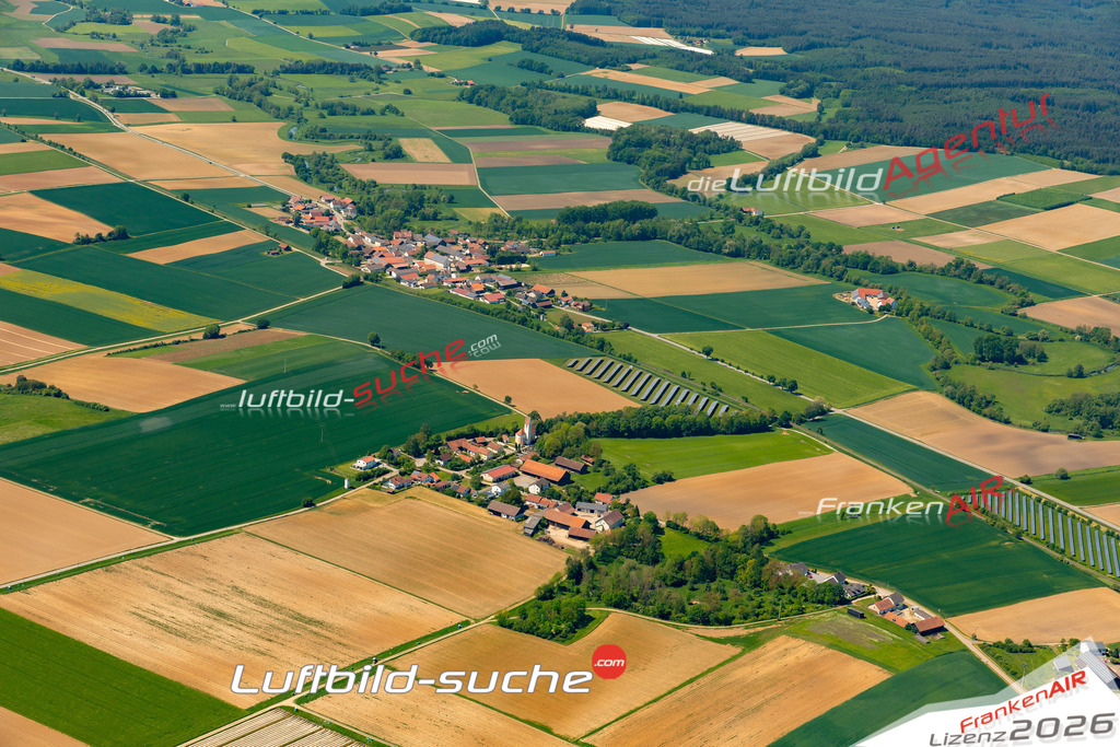Das Luftbild zeigt : Frauenhofen Geiselhöring - Die Luftaufnahme wurde 2024 vom UL-Flugzeug aus erstellt ( keine Drohne ) - Hochauflösende Luftaufnahme - Für grossformatige Ausdrucke geeignet. Die Geschenkidee !Mit Lizenz und Bildrechte bestellbar