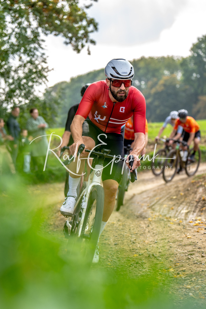 Ralf Eppink Photography 20251012_DSC03455 | Sportfotografie, Eventfotografie, Porträtfotografie, Radsport Fotograf, Triathlon Fotograf, Düsseldorf Fotograf, Köln Fotograf, Actionfotografie, Teamfotografie, Peoplefotografie, Business Portraits, Veranstaltungsfotografie, Reportagefotografie - Realisiert mit Pictrs.com