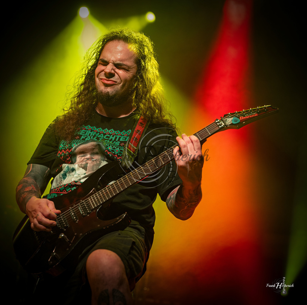 Justice 23.12.2025 | Frank Herberich Fotografie, Frank Herberich, Fotografie, Hochzeit, Portrait, St. Peter Ording, Ording, Westerhever, Nordsee, Frank Fotografie, Hardheim,  Odenwald,Walldürn, Band,Eventfotografie - Realisiert mit Pictrs.com