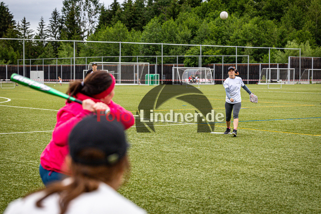 Stadtmeisterschaft Baseball Penzberg | Stadtmeisterschaft Baseball Penzberg, Stadtmeisterschaft Baseball Penzberg, 20240615,Finale,2024-06-15 in Penzberg (Nonnenwaldstadion)Copyright: WolfgangxLindner www.foto-lindner.de