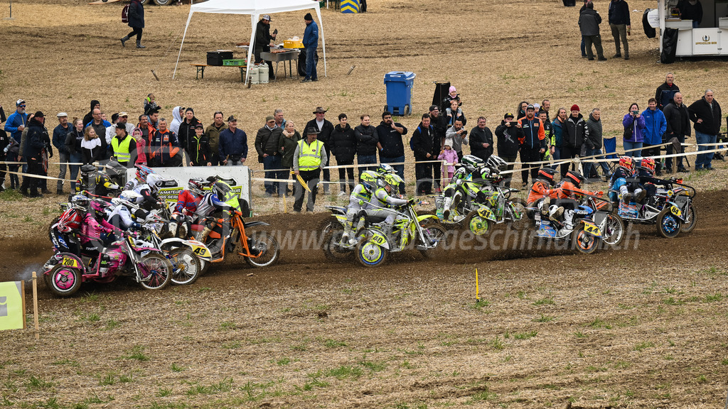 Motocross Schlatt bei Winterthur - 30. April 2023 | Start der Kategorie Seitenwagen am Motocross Schlatt bei Winterthur, 30. April 2023. 
Instagram: @mx_schlatt | @mc_wila | @sam_schweiz
Bild: Sportfotografie Markus Aeschimann | www.markus-aeschimann.ch - Realisiert mit Pictrs.com
