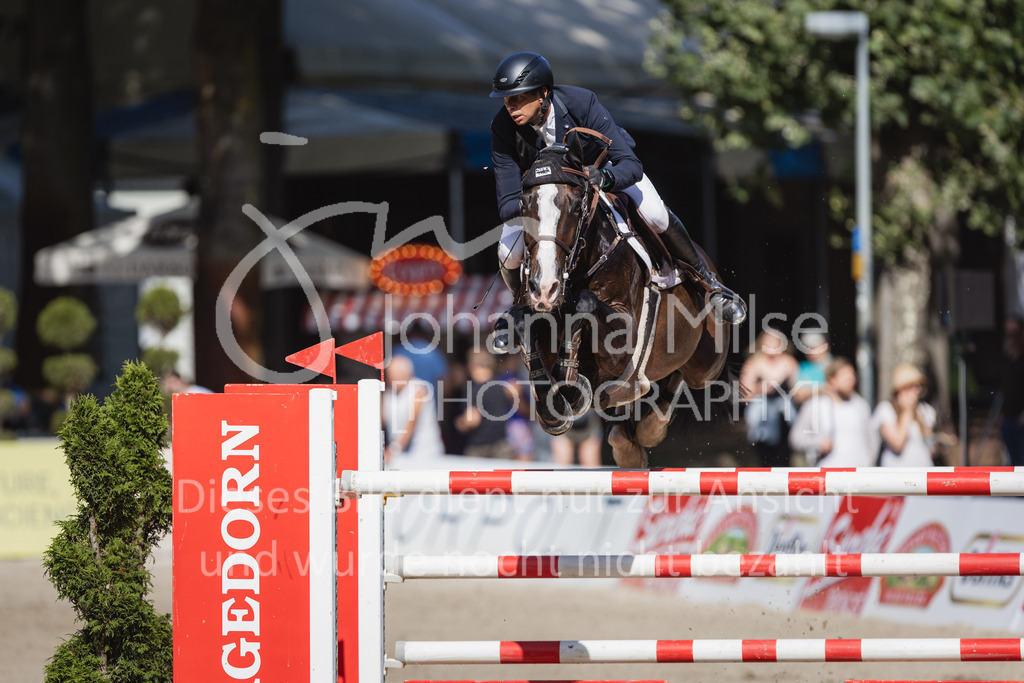 230910_OWLCh_GroßerPreis-622 | Deine schönsten Turniermomente als professionelle Fotos! Entdecke hochwertige Pferdesport-Fotografie im Online-Shop. Jetzt Fotos finden & bestellen!