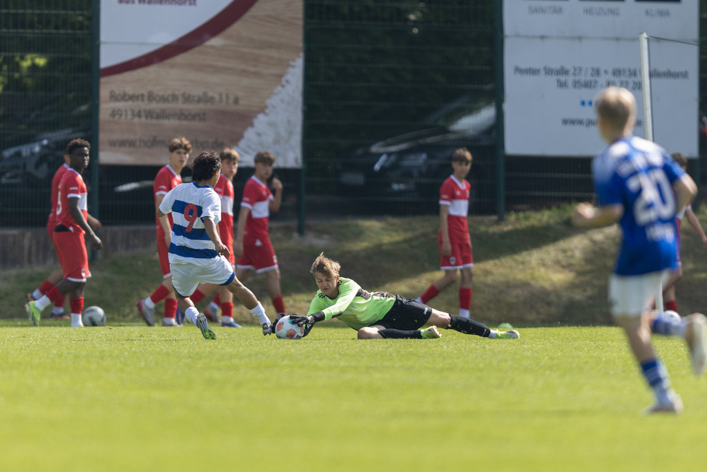 Fußball I Männer I 40. Pfingscup Hollage I 12993 | realhellocedii - Realisiert mit Pictrs.com