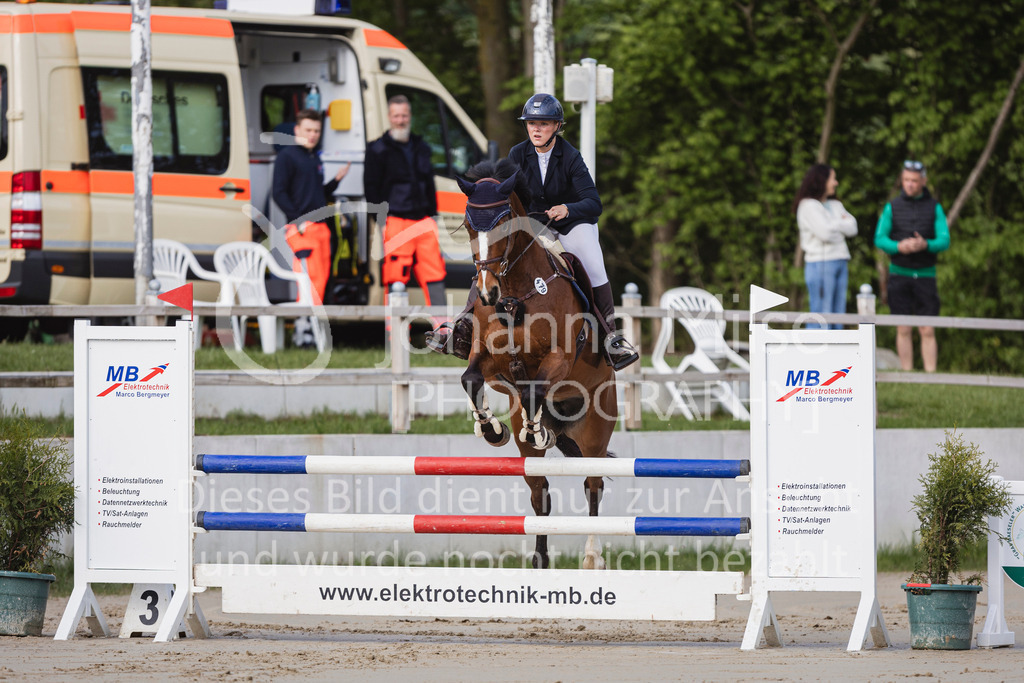 250503_SpengeW_A2-Spr-610 | Deine schönsten Turniermomente als professionelle Fotos! Entdecke hochwertige Pferdesport-Fotografie im Online-Shop. Jetzt Fotos finden & bestellen!