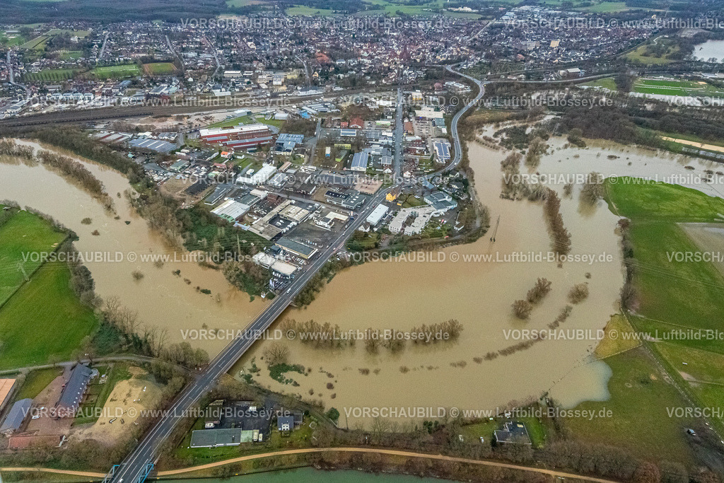 Haltern231204359Lippe | Luftbild vom Hochwasser der Lippe, Weihnachtshochwasser 2023, Fluss Lippe tritt nach starken Regenfällen über die Ufer, Überschwemmungsgebiet Gewerbegebiet Haltern-Süd Recklinghäuser Straße, Wesel-Datteln Kanalbrücke, Bossendorf, Haltern am See, Ruhrgebiet, Nordrhein-Westfalen, Deutschland