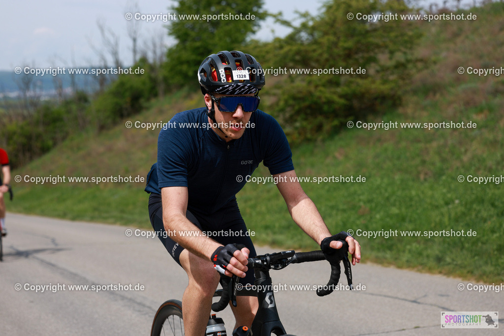 395_AR6_0340 | Neusiedlersee Radmarathon 2026@sportshot_your_pictrs #yourpictures#roadtowm2029 #nrm #neusiedlerseeradmarathon #neusiedlersee #neusiedlerseetourismus #burgenland #mörbisch #nrm26 #burgenlandtourismus #voglundco #poweredbyburgenlandtourismus #radsport #rad #marathon #ucigranfondo #visitburgenland #ucigranfondoworldseries