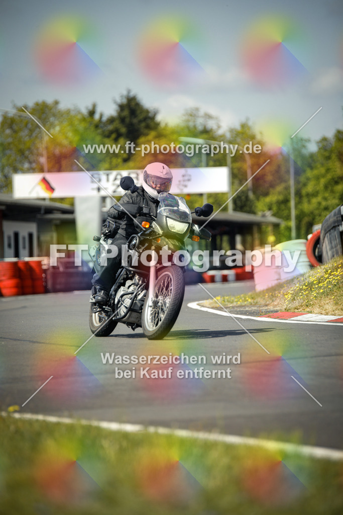 OBK_Mai_Martina_Markus-10799 | Hier findet Ihr Bilder von Touristenfahrten auf der Nürburgring Nordschleife oder von anderen Veranstaltungen die ich besucht habe. Viel Spass beim Durch Schauen 