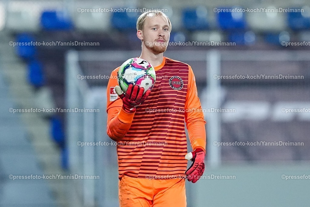 xYDRx06112501066 | 06.11.2025, xydrx, Fußball, Oberliga Westfalen, SG Wattenscheid 09 - FC Eintracht Rheine, Saison 2025 2026, Lohrheidestadion: Matthias Braeuer (FC Eintracht Rheine #33)