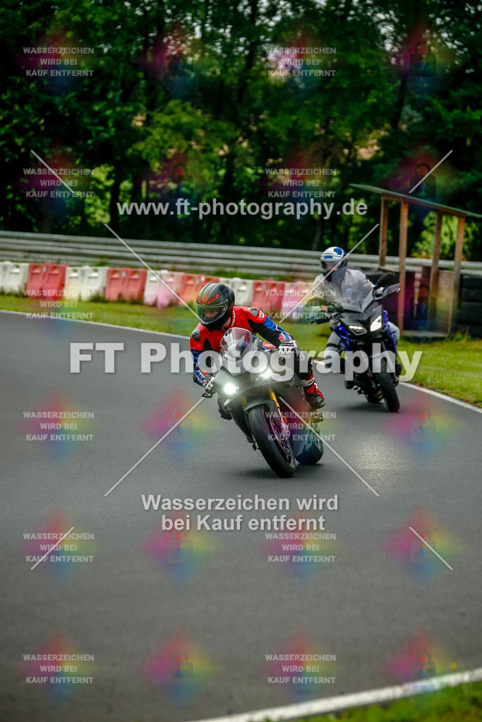 VBK-3638 | Hier findet Ihr Bilder von Touristenfahrten auf der Nürburgring Nordschleife oder von anderen Veranstaltungen die ich besucht habe. Viel Spass beim Durch Schauen 