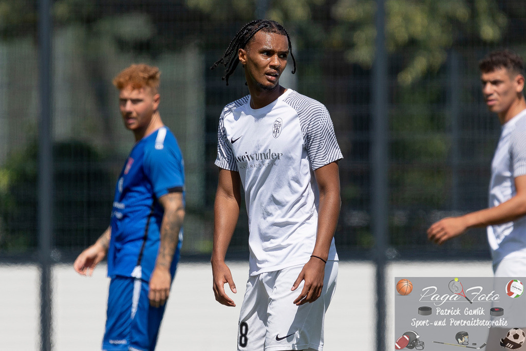 Testspiel: Spvgg. 03 Fechenheim - Türk Gücü Friedberg, 13.07.2024 | Kaleab Eyassu (Spvgg. 03 Fechenheim #18), Spvgg. 03 Fechenheim - Türk Gücü Friedberg, Frankfurt am Main, Sportanlage Birsteiner Straße, 13.7.2024 - Realisiert mit Pictrs.com