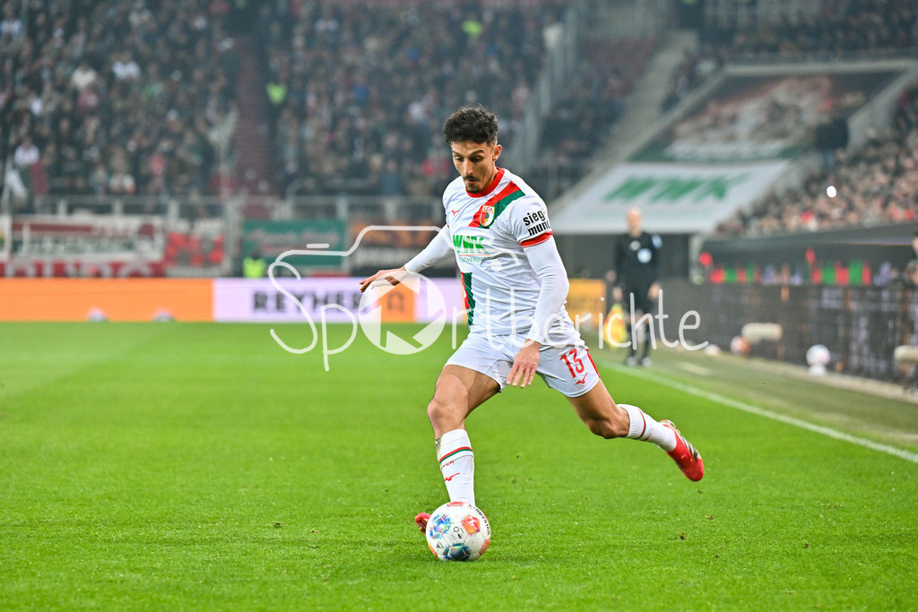 FC Augsburg - VfB Stuttgart | aUGSBURG, GERMANY - 22. MAERZ: am Ball Dimitrios GIANNOULIS (FC Augsburg 13)/ Einzelfoto / Freisteller während dem Bundesligamatch zwischen dem FC Augsburg und dem VfB Stuttgart am 27. Spieltag in der WWK Arena / DFL REGULATIONS PROHIBIT ANY USE OF PHOTOGRAPHS AS IMAGE SEQUENCES AND/OR QUASI-VIDEO