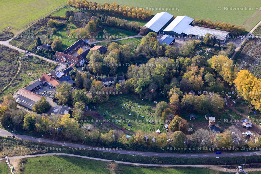 Luftbild Erkelenz _ Jülich _ Hambacher Forst_ Lützerath ist ein Weiler der Stadt Erkelenz Braukohle_ Tagebau_Garzweiler-8638 | Luftbildfotografie Hermann Klöpper - Realized with Pictrs.com