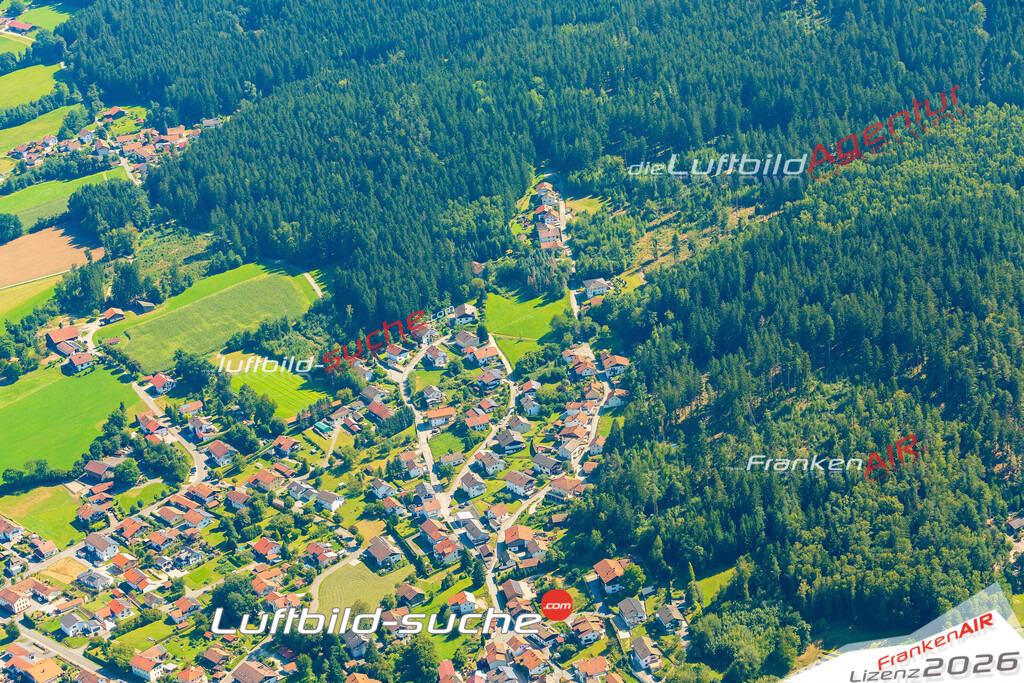Luftaufnahme von Hohenwarth - Die Luftaufnahme wurde 2025 vom UL-Flugzeug heraus erstellt ( keine Drohne ) - Hochauflösende Luftaufnahme - für professionelle Ausdrucke geeignet. Die Geschenkidee !Mit Lizenz und Bildrechte bestellbar
