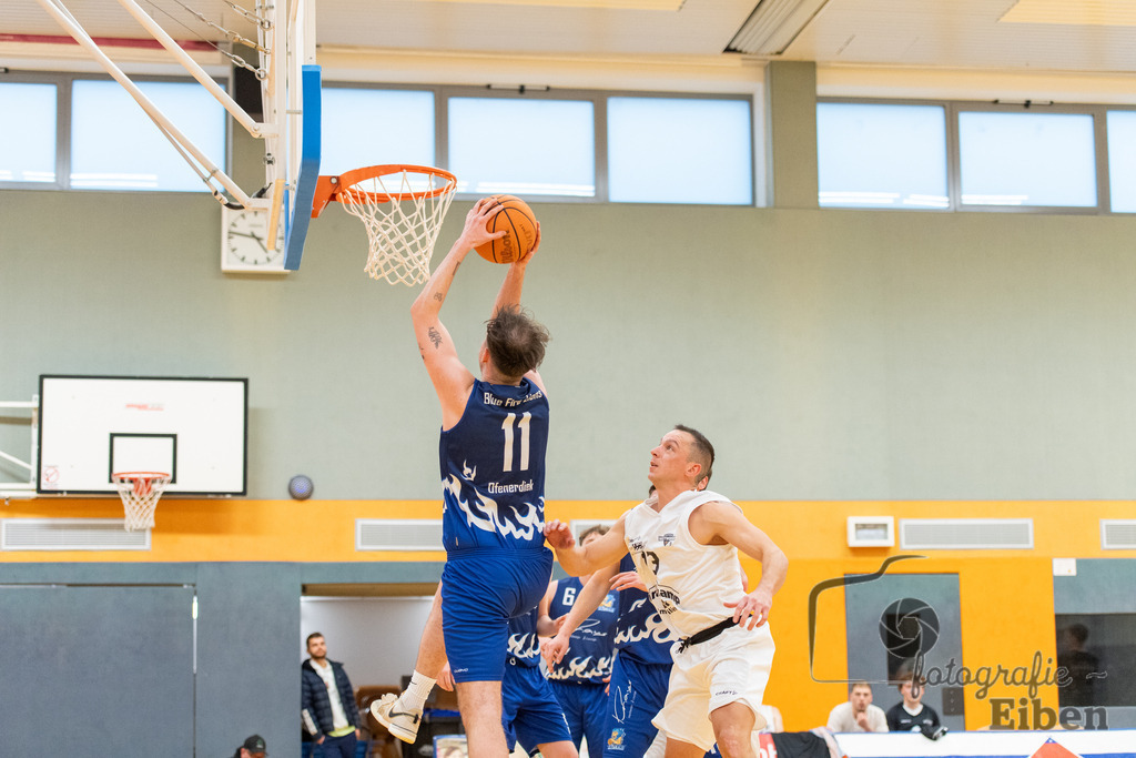 Wattworms Edewecht-Lions Ofenerdiek | Wattworms Edewecht (weiß)-Lions Ofenerdiek (blau) am 22.02.2026 in Edewecht (Heinz-zur-Jührden-Halle); Photo: Philip Eiben 2025 - Realisiert mit Pictrs.com