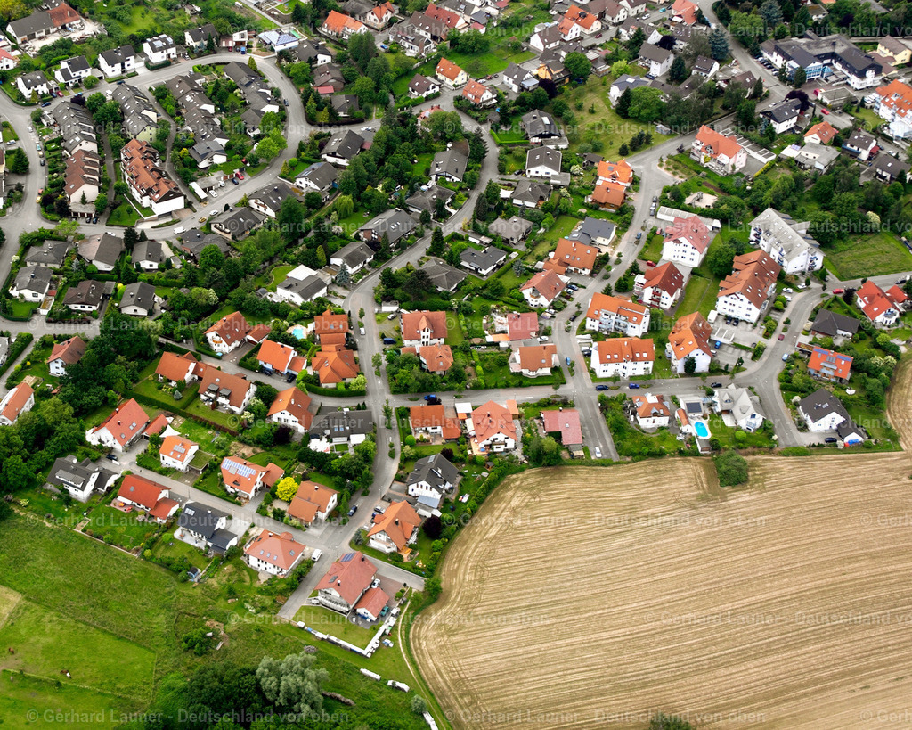 2627094 | KORK 09.06.2006 Wohngebiet einer Einfamilienhaus- Siedlung  in Kork im Bundesland Baden-Württemberg, Deutschland // Single-family residential area of settlement  in Kork in the state Baden-Wuerttemberg, Germany Foto: Gerhard Launer