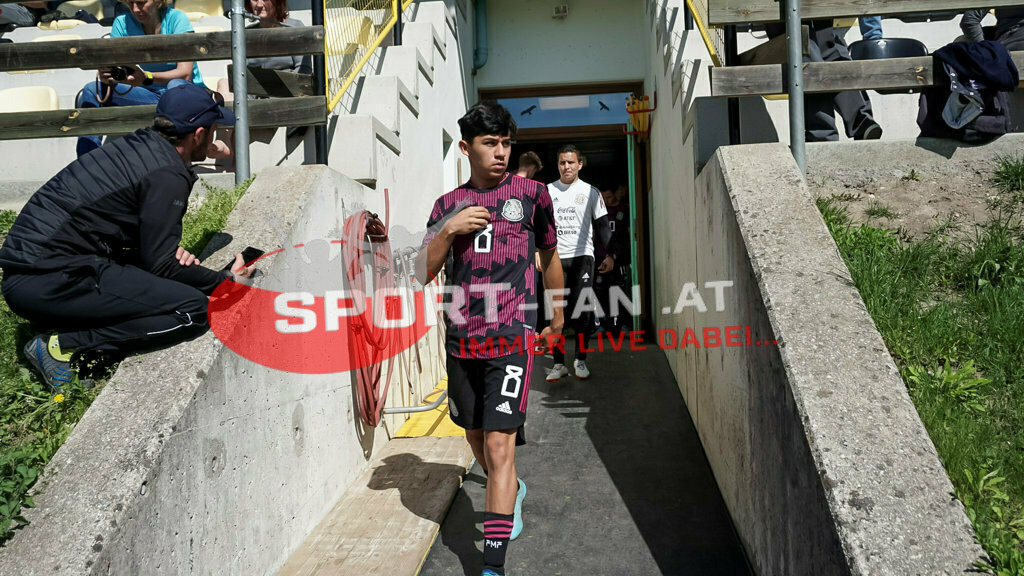 AUSTRIA U15 - MEXICO U15 | Derek Garcia (Mexico #8) ; AUSTRIA U15 - MEXICO U15 am 29.04.2022 in Arnoldstein
(Sportplatz), AUSTRIA, (Photo by Ernst Krawagner sport-fan.at) - Realisiert mit Pictrs.com