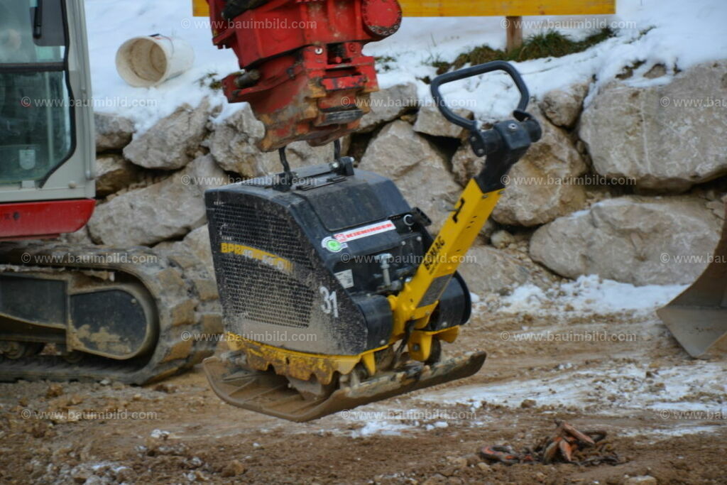bib-lg02-erdarbeiten-0219 | Nach LV-Leistungsgruppen sortierte Detailfotos über den Bau eines Hauses. Alle Hausbau-Bilder direkt vom Urheber und Autor der Website Haus-Selber-Bauen.com