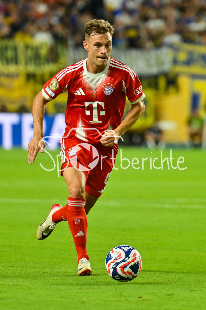 FC Bayern München - Boca Juniors | am Ball Joshua KIMMICH (FC Bayern Muenchen 6) / Einzelfoto / Freisteller / FIFA Club World Cup: FC Bayern Muenchen - Boca Juniors, Hard Rock Stadium am 20.06.2025 / NOT FOR SALE IN USA
