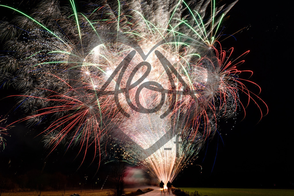 20260101_002134_Silvesterfeuerwerk-Bearbeitet | aloa-fotografie - Realisiert mit Pictrs.com