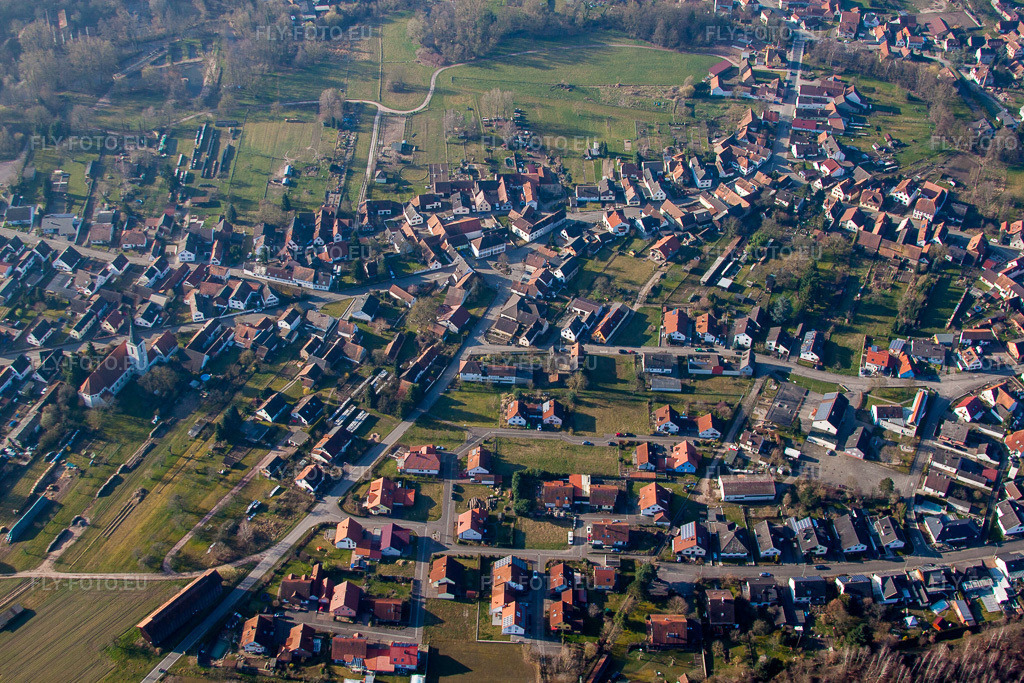 Vue aérienne: Vue de la ville à Scheibenhard dans le département Bas Rhin, France.Photo: IMG_62657.jpg prise le 09/03/2014 par Werner Riehm/FLY-FOTO.euRésolution de l'original: 4752 x 3168 px