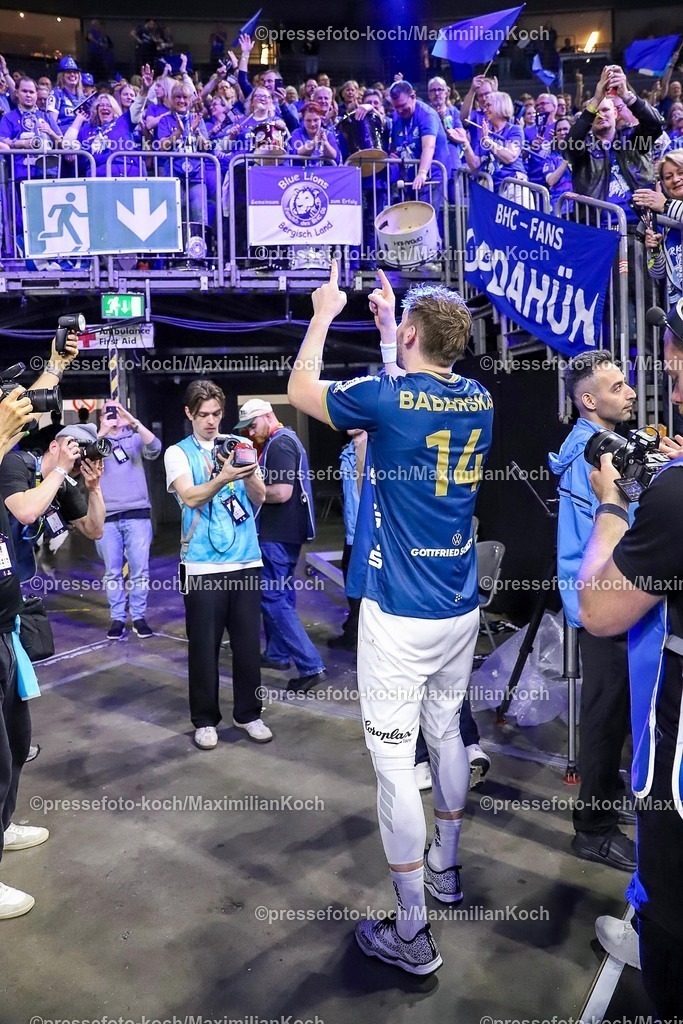 xSSCx18042602041 | 18.04.2026, xsscx, Handball, DHB-Pokal Lidl Final4, Halbfinale, Bergischer HC - SC Magdeburg, Saison 2025 / 2026 Herren, Lanxess Arena, Köln: Die Mannschaft des Bergischer HC feiert den Sieg über den SC Magdeburg  Photo: xSandraxScherningxPressefotoKochx