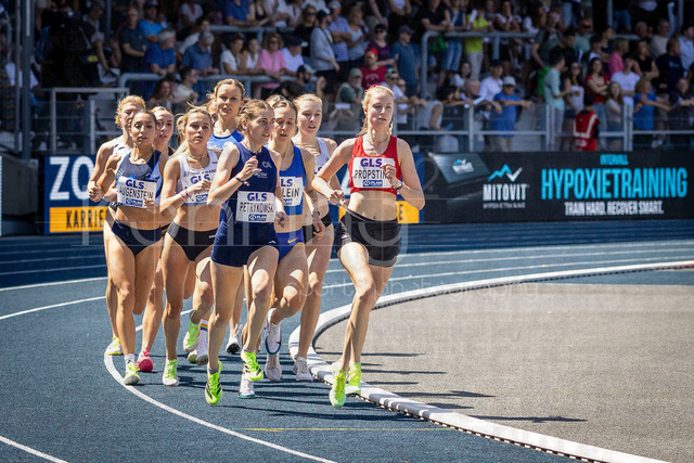Deutsche Leichtathletik-Meisterschaften; Bochum-Wattenscheid, 25.07.2026 | Vera Petrykowski (Cologne Athletics) im 1500m Vorlauf; Deutsche Leichtathletik-Meisterschaften am 25.07.2026 im Lorheide-Stadion, Bochum-Wattenscheid (Nordrhein-Westfalen).