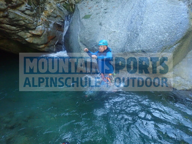 P1010079 | Bestelle die Bilder deines Berg- oder Wasser-Abenteuers mit Mountain Sports bequem von zu Hause aus direkt über unseren Online Fotoshop von pictrs.com. - Realisiert mit Pictrs.com